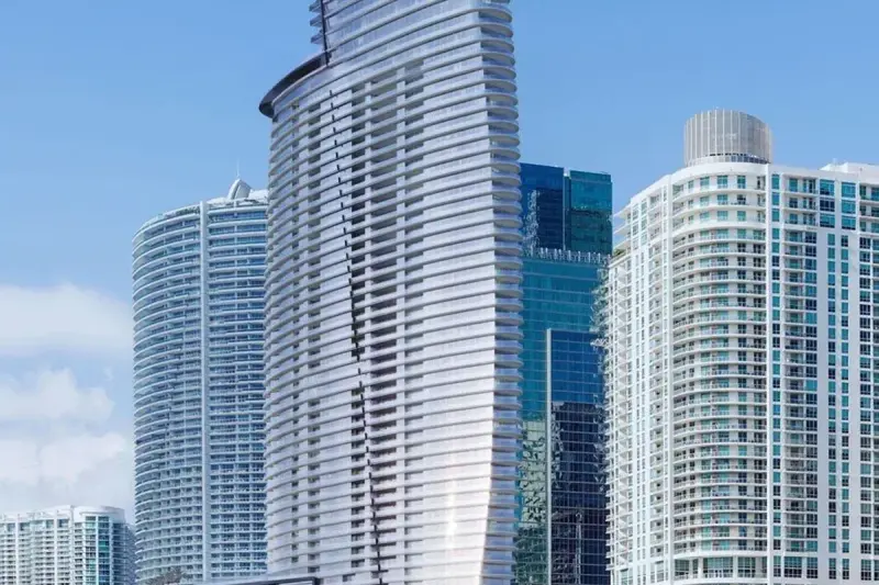 Aston R, Miami, photo 1