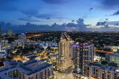 Season One, Miami, photo 5