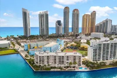 18260 N Bay Rd #304, Sunny Isles Beach: photo 1 of 50