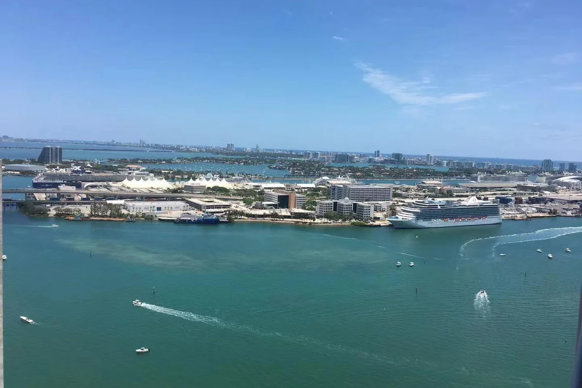 335 S Biscayne Blvd #4004, Miami: photo 1 of 11