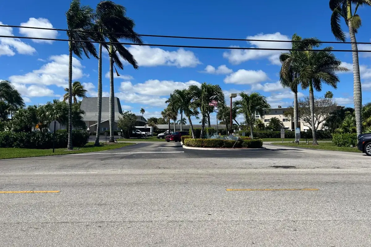 2682 S Garden Dr #103, Lake Worth: photo 1 of 37