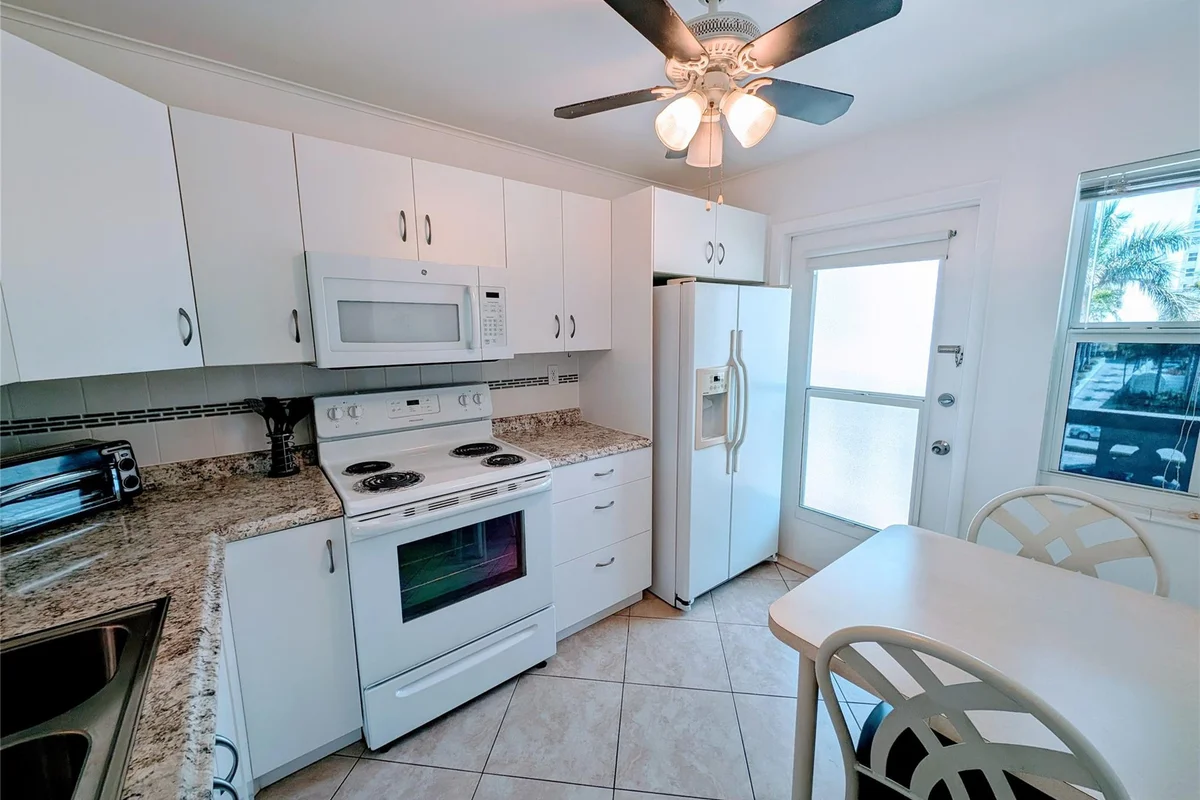 1893 S Ocean Dr #405, Hallandale Beach: photo 1 of 11