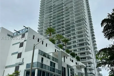 600 NE 27th St #2302, Miami: photo 1 of 33