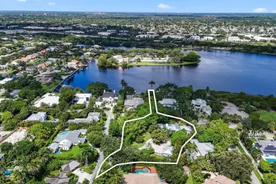920 Hibiscus Ln, Delray Beach: photo 1 of 39