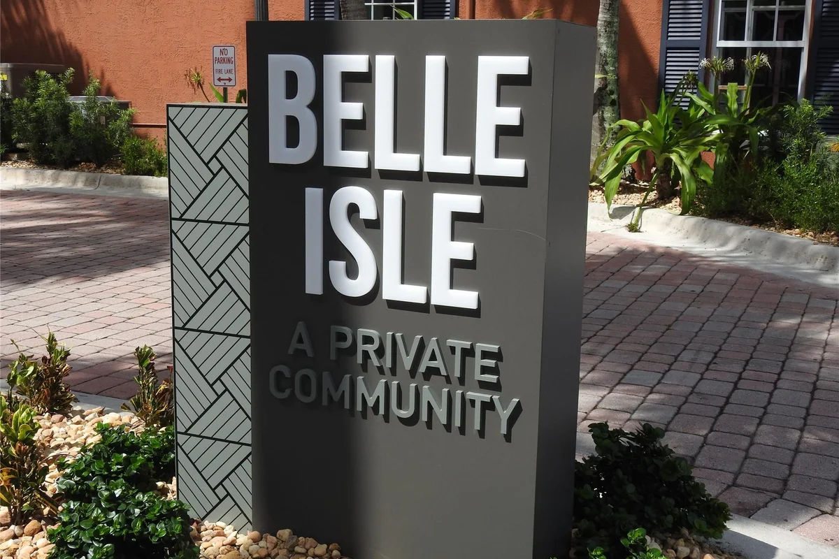 2299 NE 9th Ave, Wilton Manors: photo 1 of 30