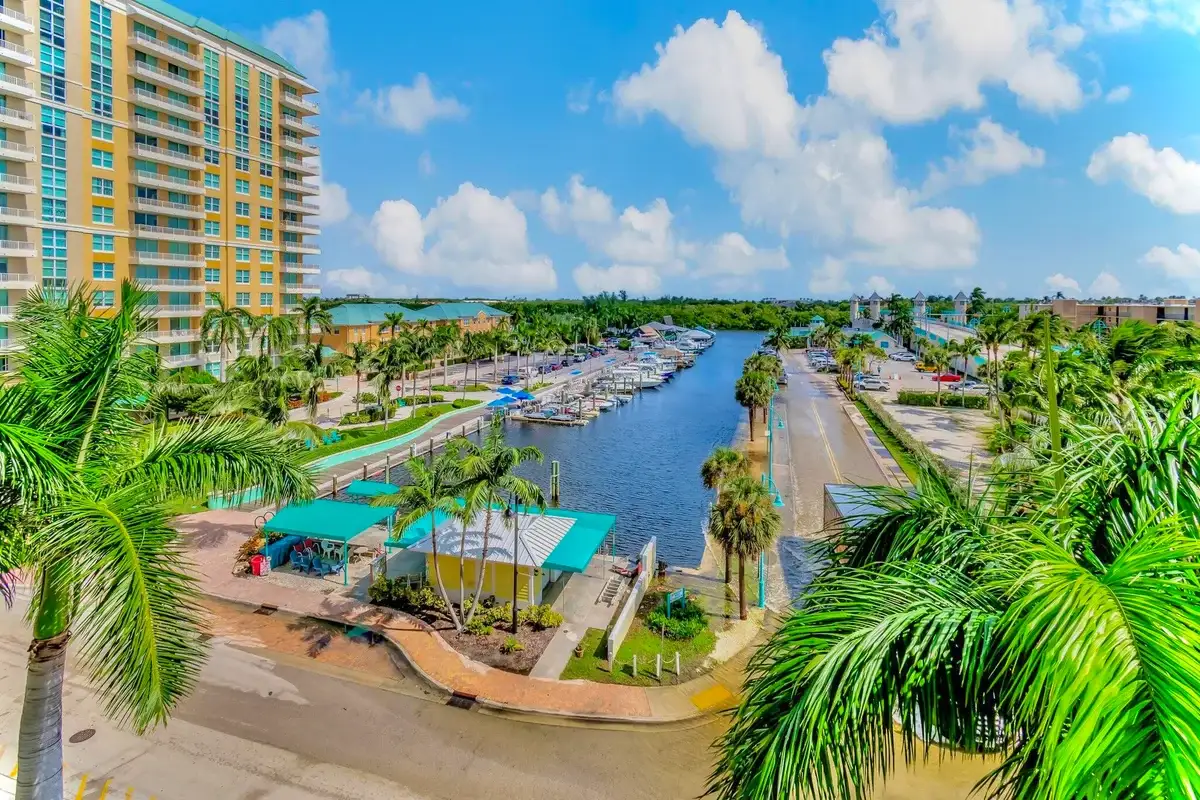 100 NE 6th St #505, Boynton Beach: photo 1 of 36