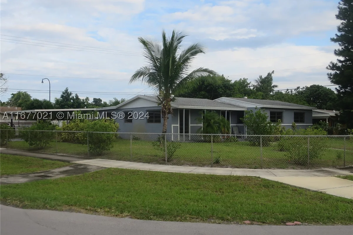 19021 NW 12th Ct, Miami Gardens: photo 1 of 12