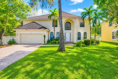9526 NW 52nd Pl, Coral Springs: photo 1 of 34