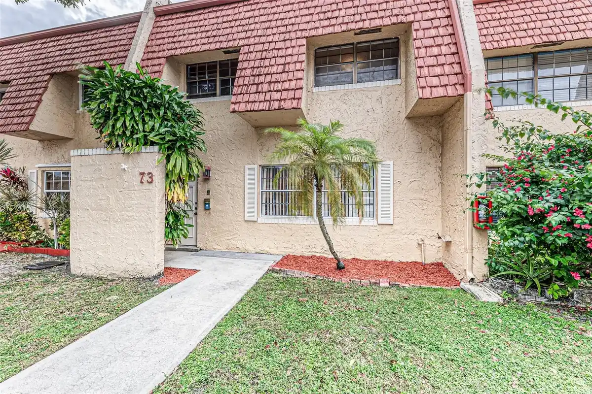 73 Ann Lee Ln, Tamarac: photo 1 of 22