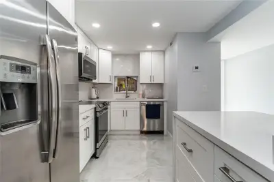 9523 S Hollybrook Lake Dr #102, Pembroke Pines: photo 1 of 64