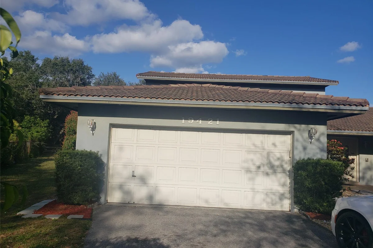 19421 NW 18th Ct, Miami Gardens: photo 1 of 50