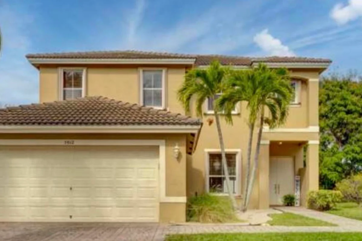 5012 Victoria Cir, West Palm Beach: photo 1 of 58
