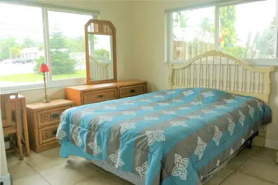 6790 SW 72 St, South Miami: photo 1 of 34