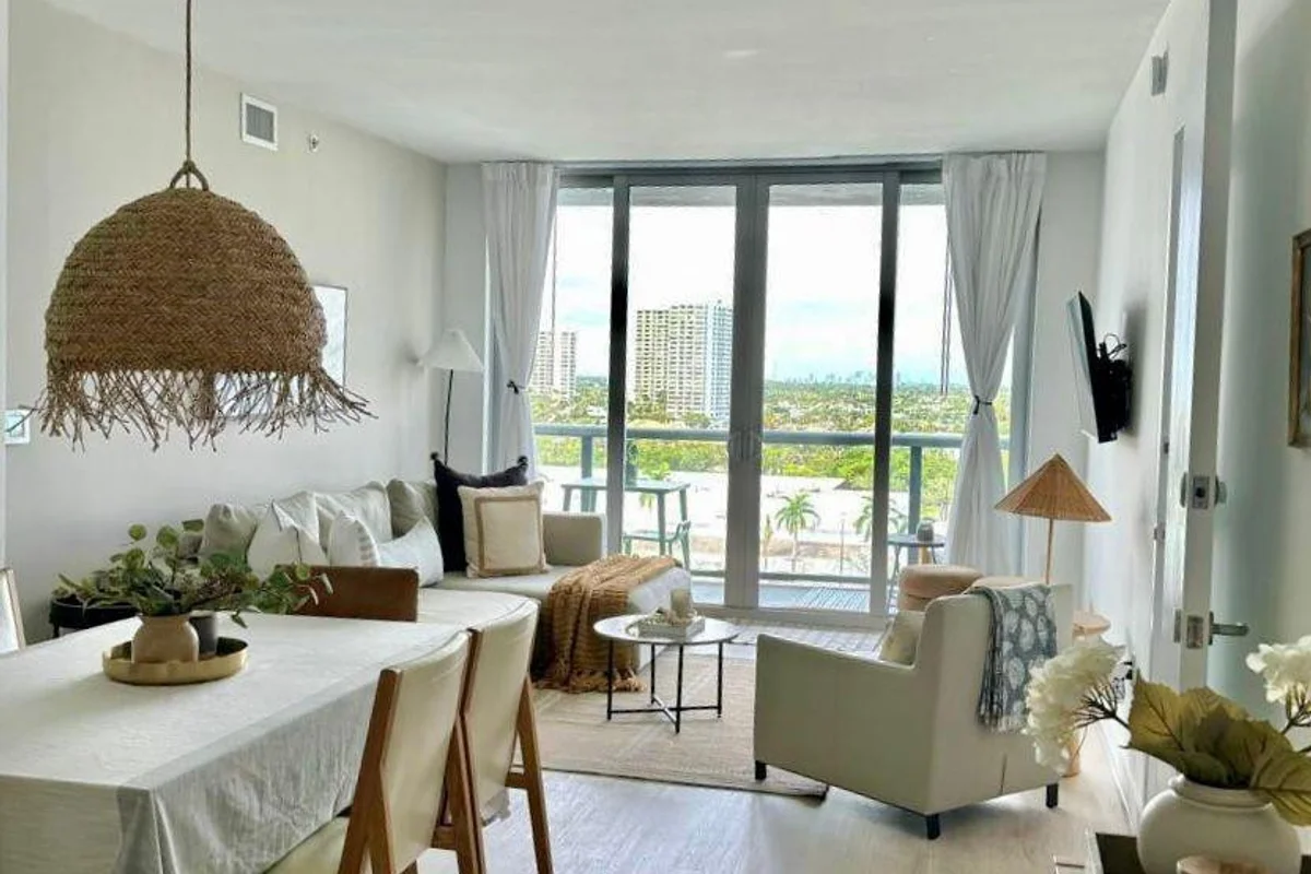 2602 E Hallandale Beach Blvd #R1010, Hallandale Beach: photo 1 of 13