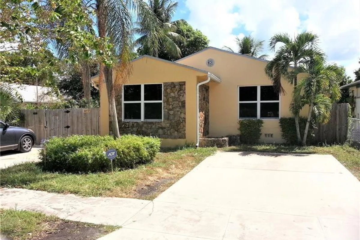 1123 N 17th Ave, Hollywood: photo 1 of 15