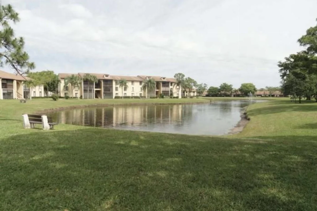 814 Sky Pine Way #G-2, West Palm Beach: photo 1 of 15