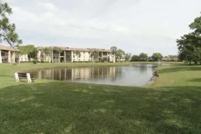 814 Sky Pine Way #G-2, West Palm Beach: photo 1 of 15