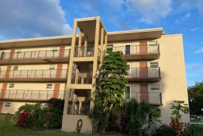225 Bonnie Blvd #211, Palm Springs: photo 1 of 57