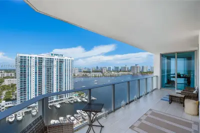 17111 Biscayne Blvd #2001, North Miami Beach: photo 1 of 71