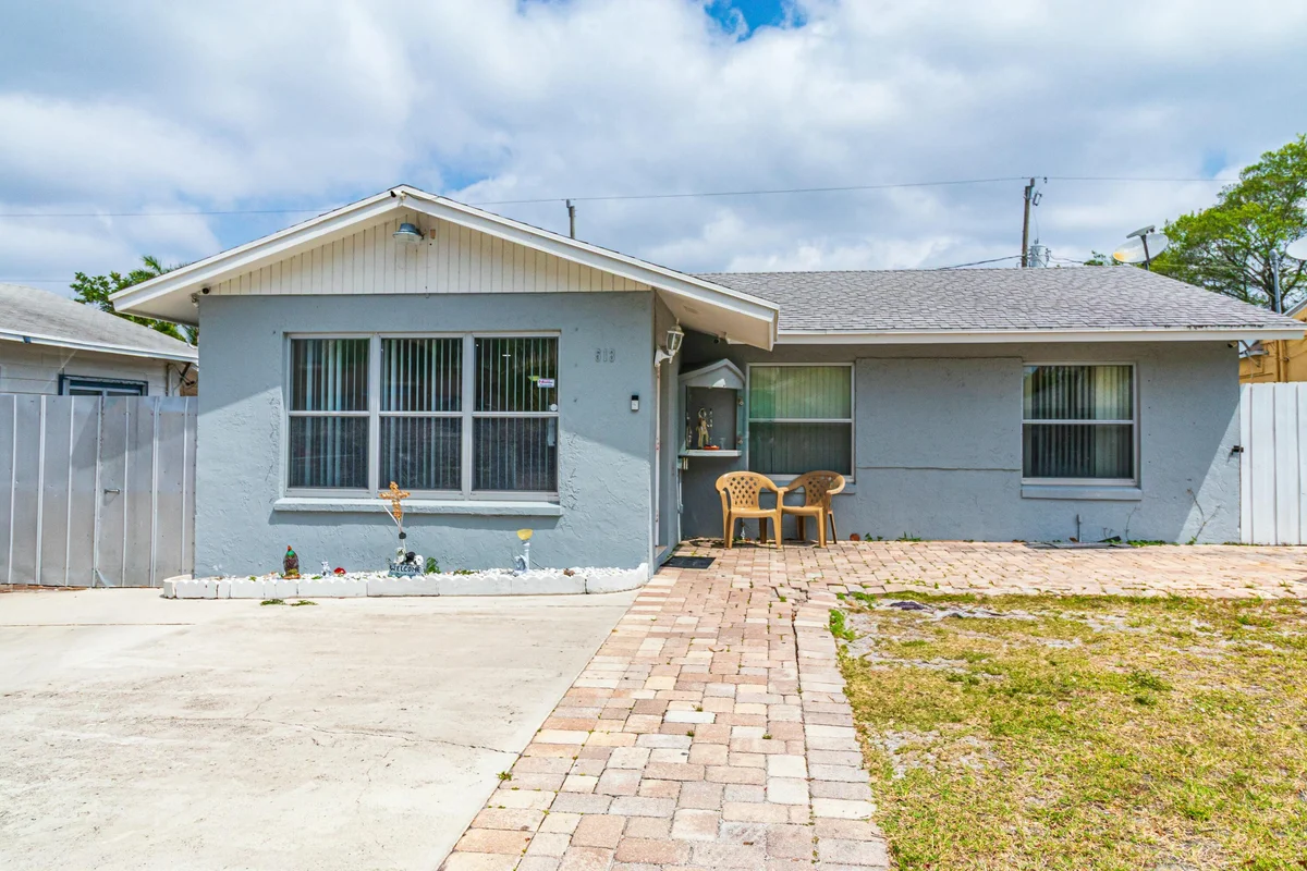 513 El Vedado, West Palm Beach: photo 1 of 27