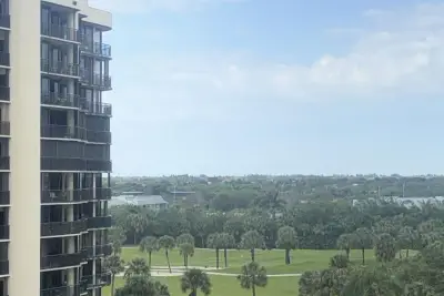 2425 Presidential Way #705, West Palm Beach: photo 1 of 27