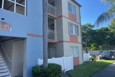 18860 NW 57th Ave #106, Hialeah: photo 1 of 14