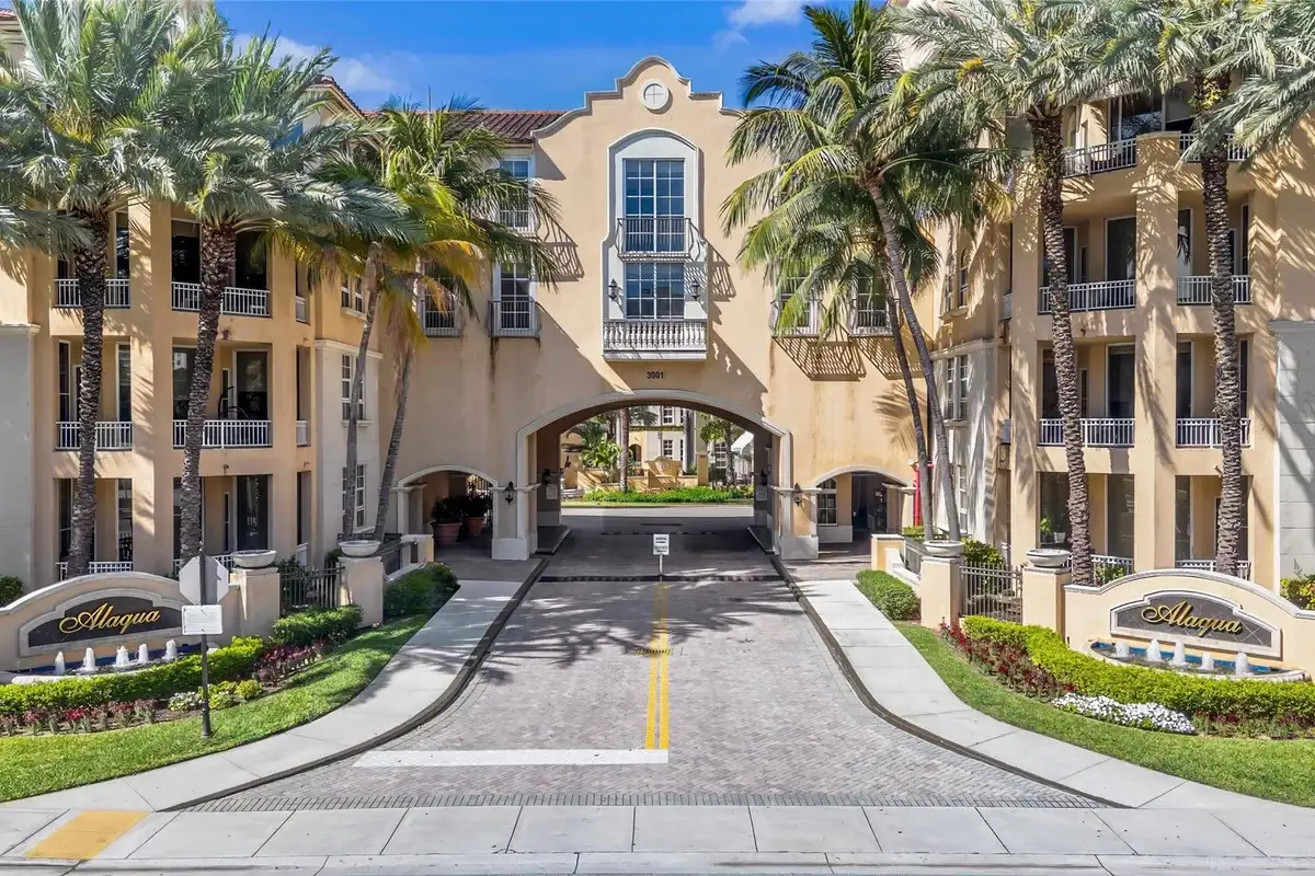 3001 NE 185th St #111, Aventura: photo 1 of 39