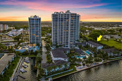 110 Water Club Ct N, North Palm Beach: photo 1 of 26