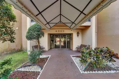 4060 N Hills Dr #32, Hollywood: photo 1 of 45
