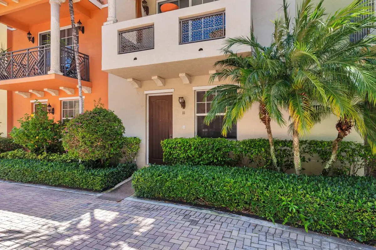 219 N L St #111, Lake Worth Beach: photo 1 of 32