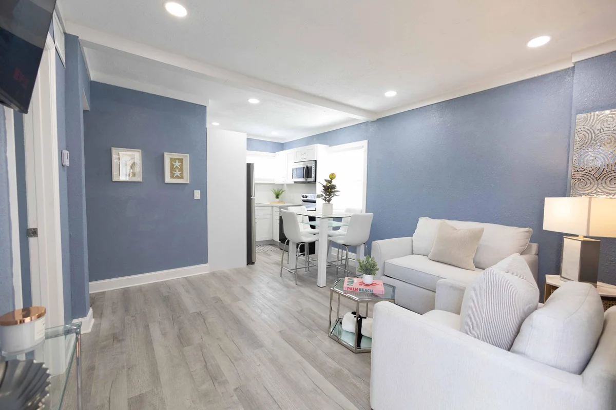 420 Avenida Alegre #4, West Palm Beach: photo 1 of 33