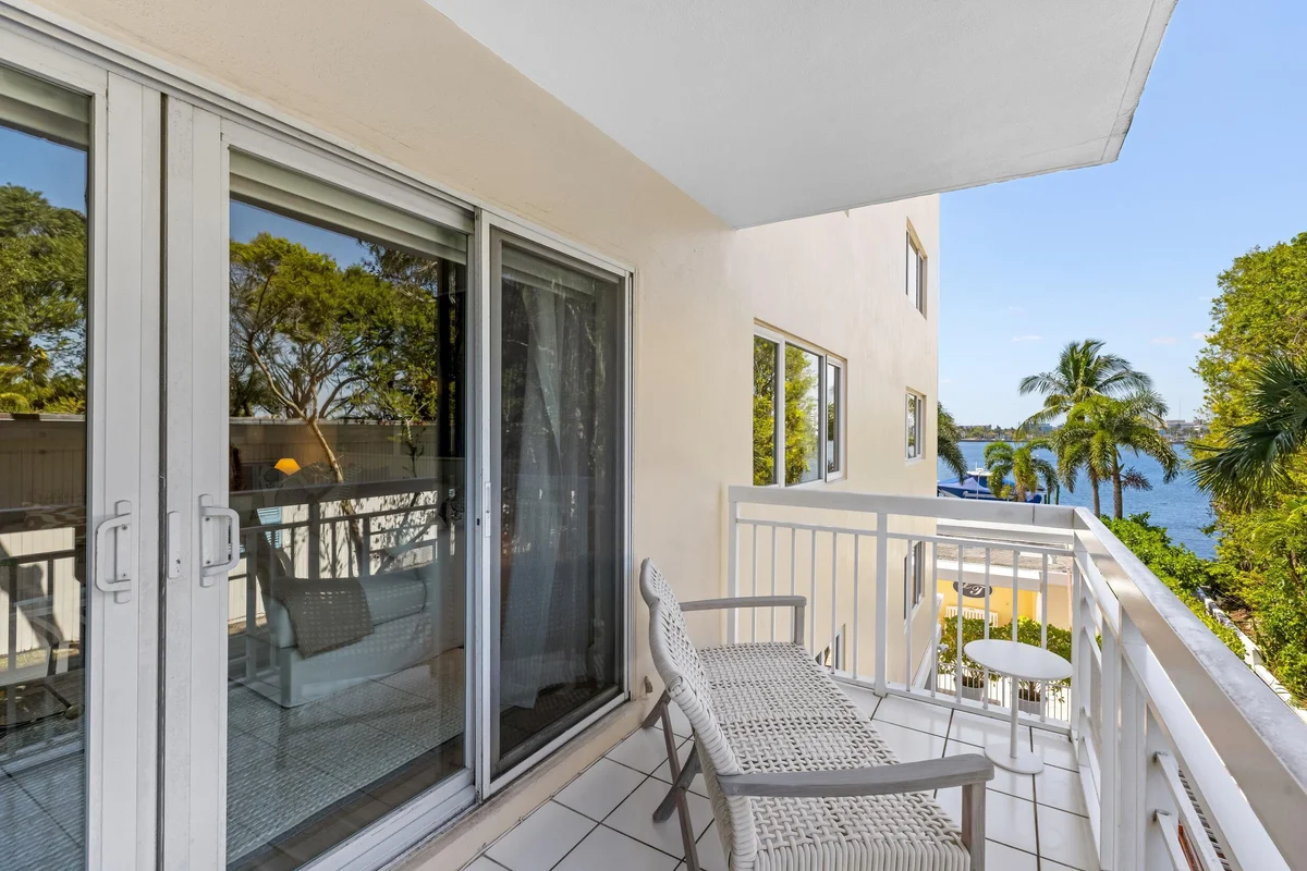250 Bradley Pl #307, Palm Beach: photo 1 of 17