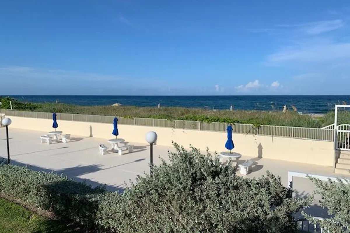2565 S Ocean Blvd #2060, Palm Beach: photo 1 of 17