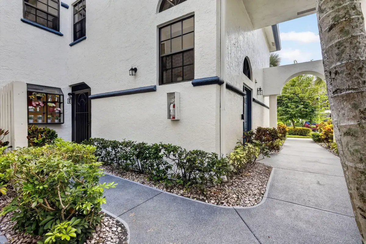 5135 Floria Dr #G, Boynton Beach: photo 1 of 53