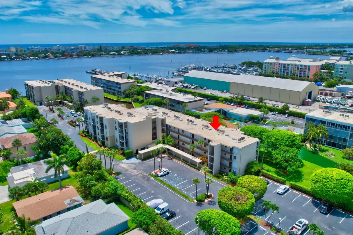 890 N Federal Hwy #206, Lantana: photo 1 of 37