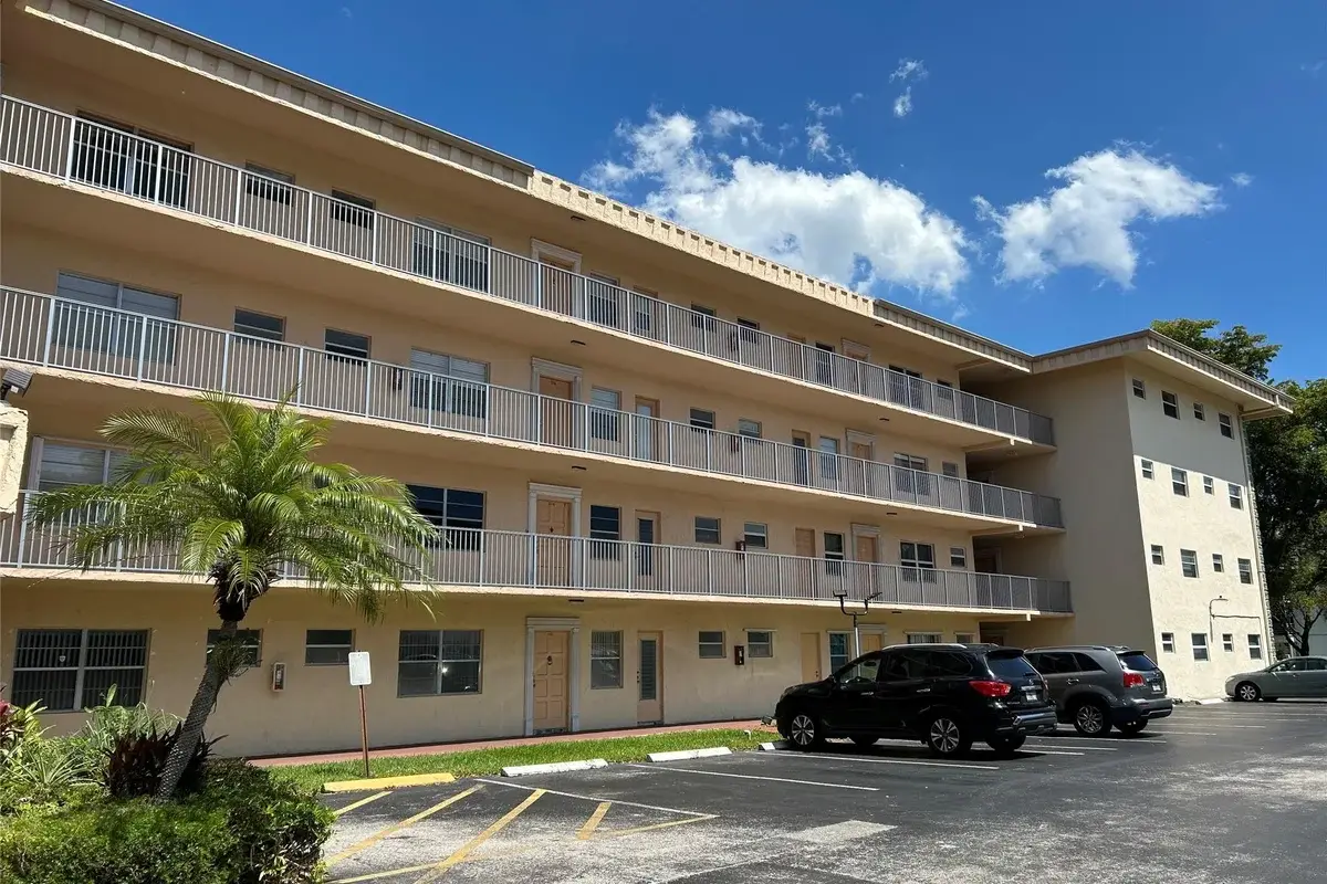 4191 NW 41st St #312, Lauderdale Lakes: photo 1 of 26