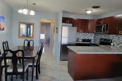 800 SW 11th Ave #17, Hallandale Beach: photo 1 of 23