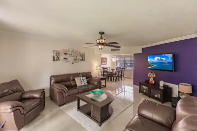 4270 NW 40th St #105, Lauderdale Lakes: photo 1 of 23