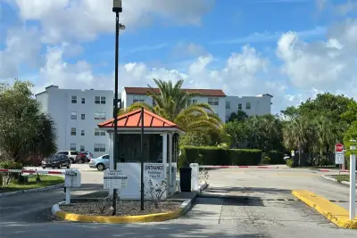 2800 Somerset Dr #109J, Lauderdale Lakes: photo 1 of 4
