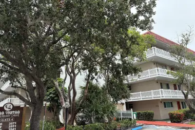 3571 Inverrary Dr #209, Lauderhill: photo 1 of 17