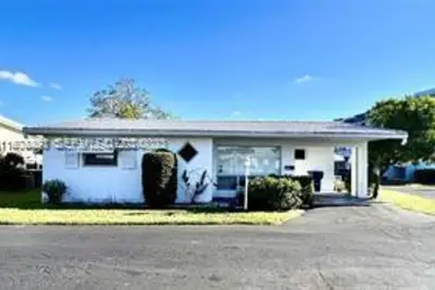 House in Hollywood: photo 1 of 22