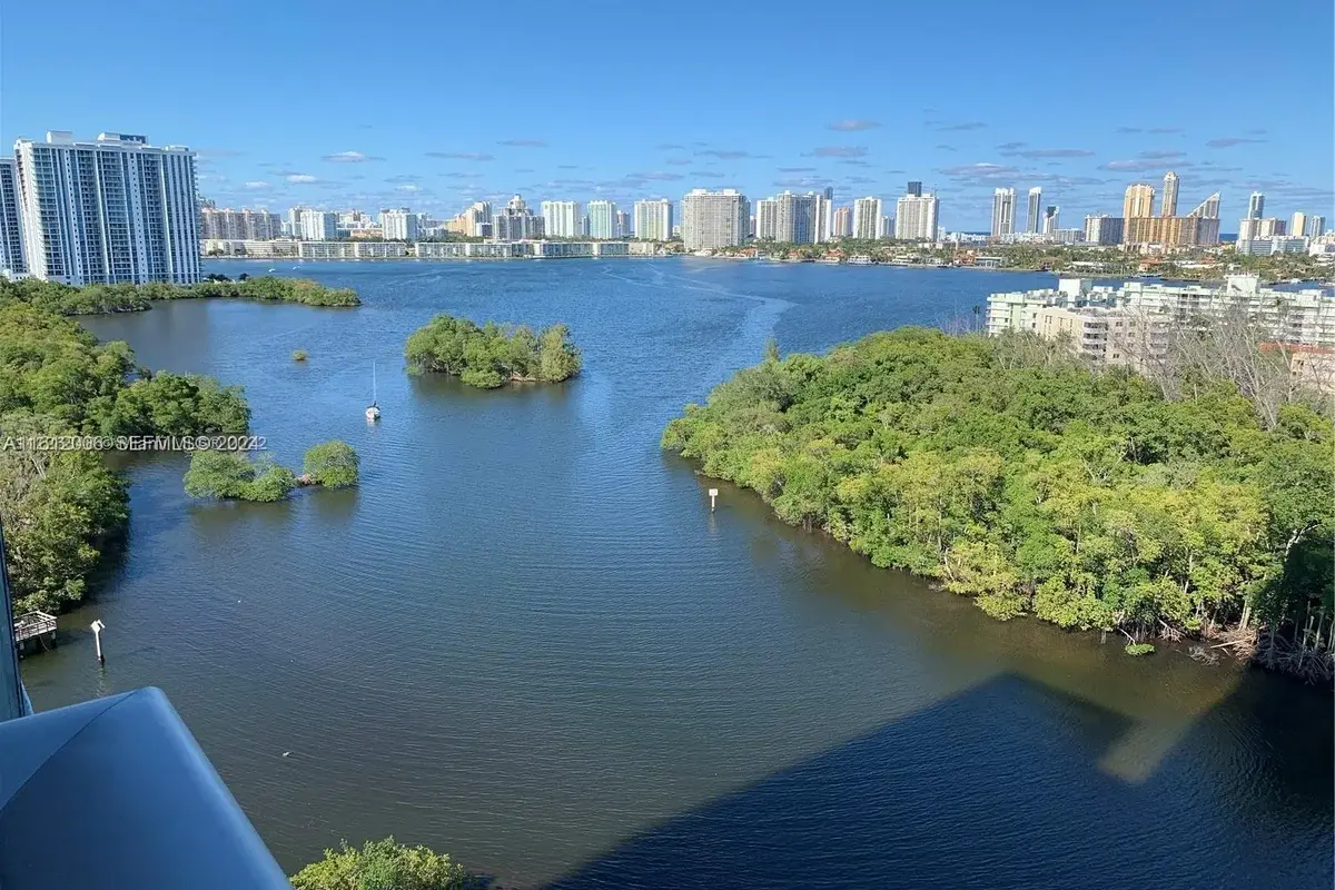 16385 Biscayne Blvd #1418, North Miami Beach: photo 1 of 18