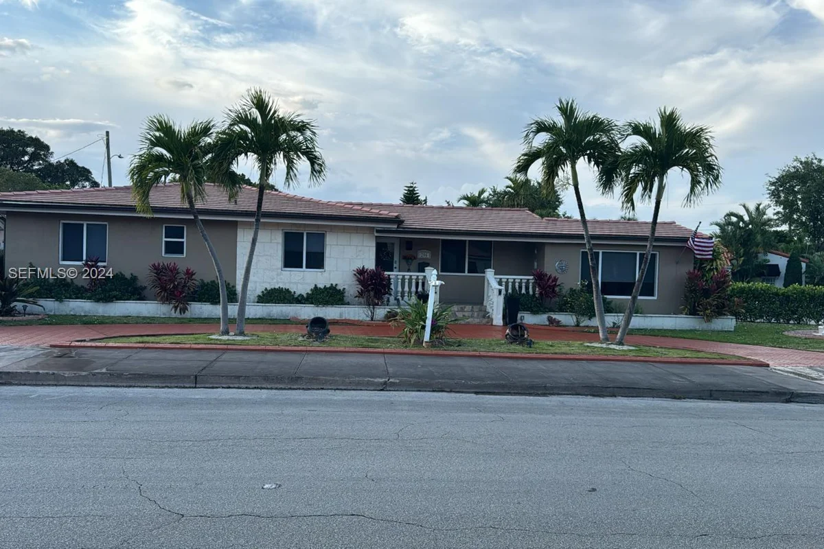 206 Ponce De Leon Blvd, Coral Gables: photo 1 of 19
