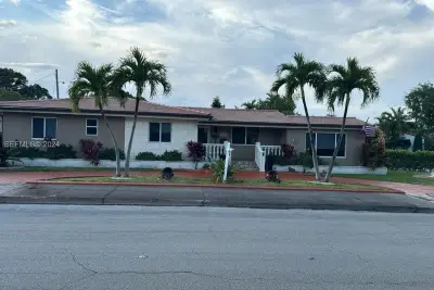 206 Ponce De Leon Blvd, Coral Gables: photo 1 of 19