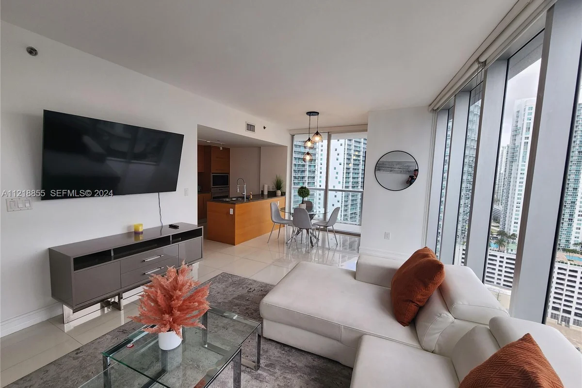 485 Brickell Ave #2504, Miami: photo 1 of 20