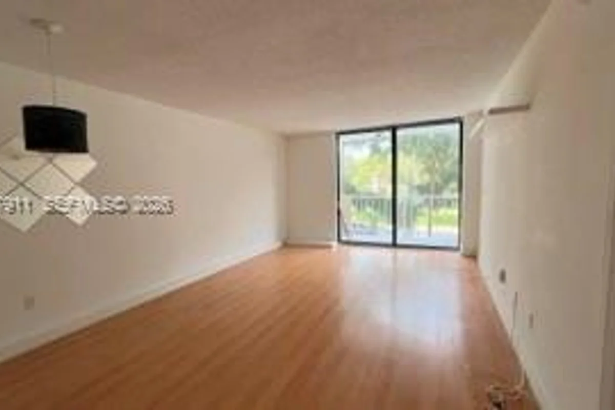2350 NE 135th St #212, North Miami: photo 1 of 21