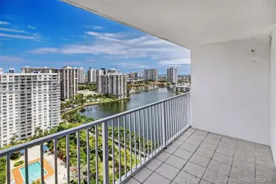 2801 NE 183rd St #2208W, Aventura: photo 1 of 17