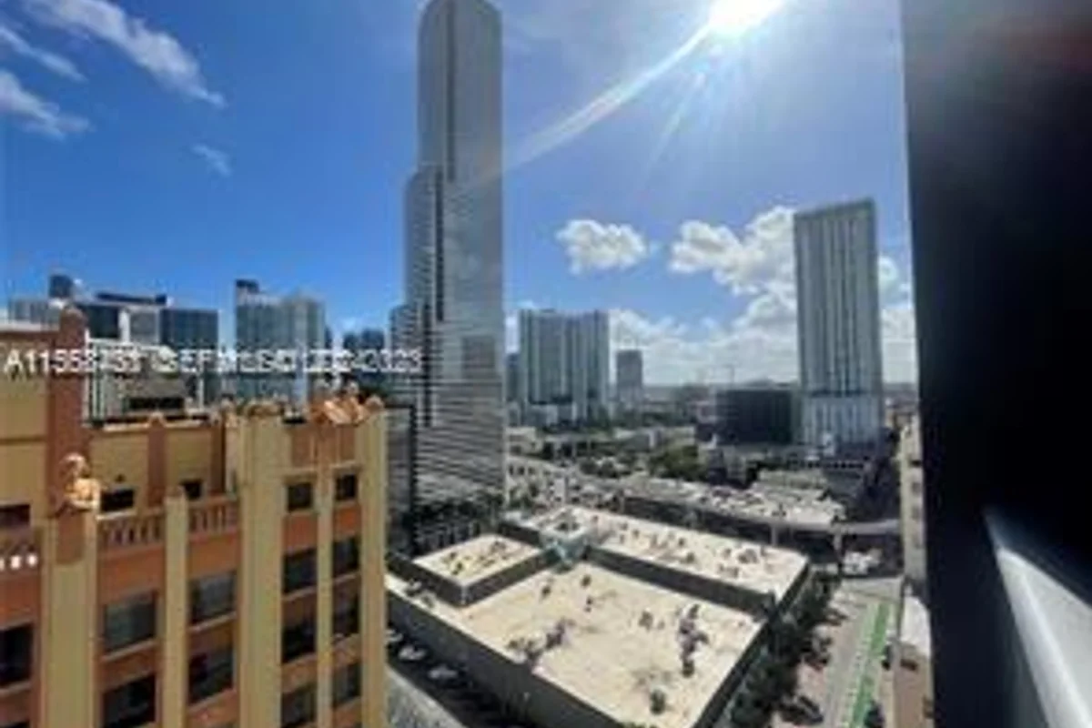 151 SE 1st St #1505, Miami: photo 1 of 23