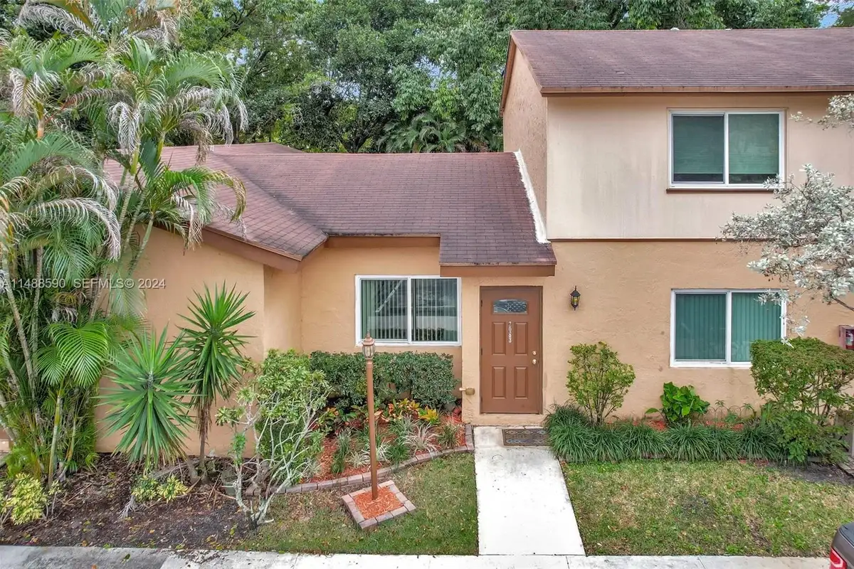 7083 W Sunrise Blvd, Plantation: photo 1 of 26