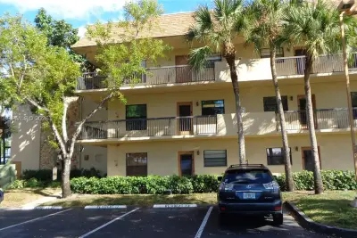 6085 N Sabal Palm Blvd #204, Tamarac: photo 1 of 63